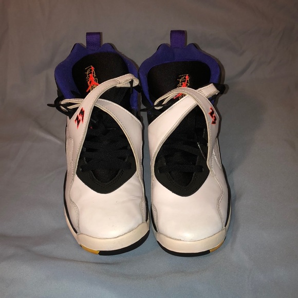 COPY - Jordan 8 retro three peat - Picture 2 of 9